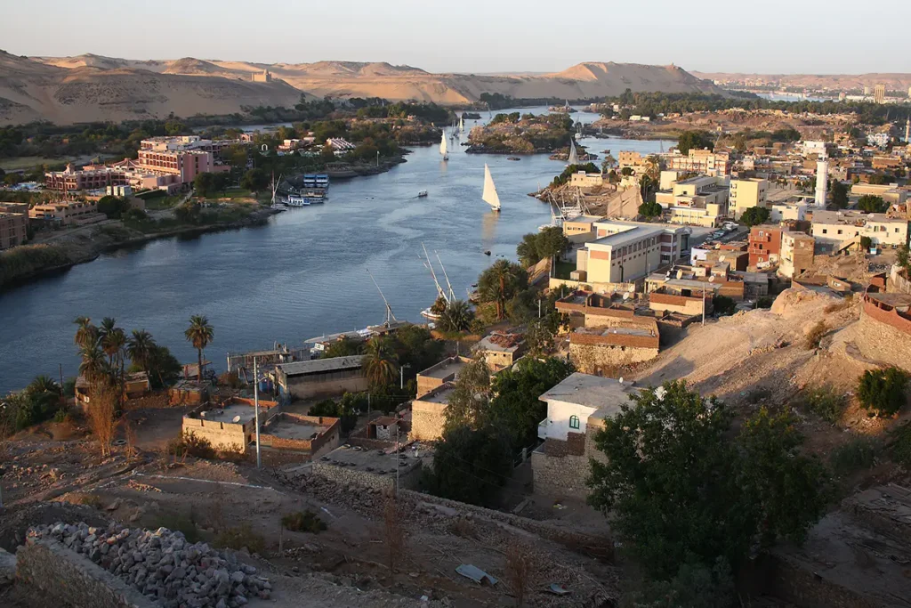 Tour De Aswan a Abu Simbel en Autobús