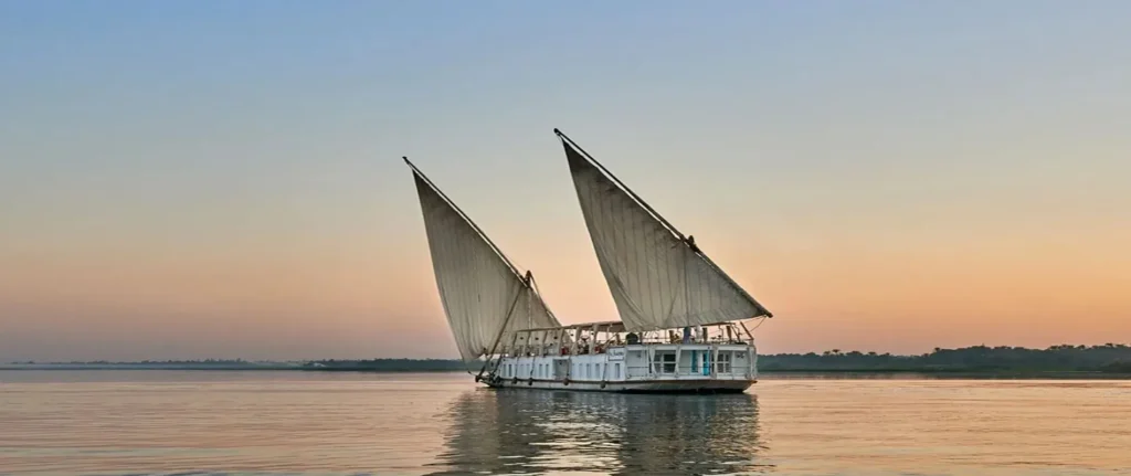 Lazuli Gordon Pacha Dahabiya Cruise Era (3)